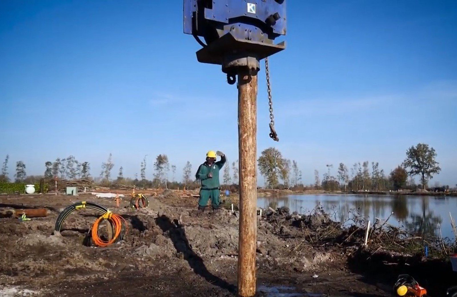 Bouwontwikkeling: Eerste paal voor de accommodaties geslagen