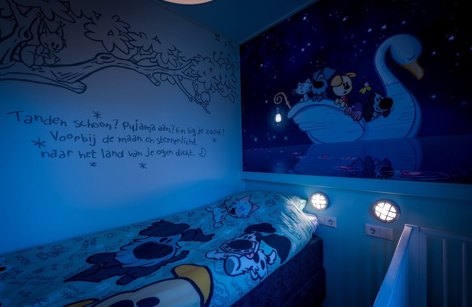 Huisje slaapkamer Woezel en Pip thema bij Familie Resort Molenwaard