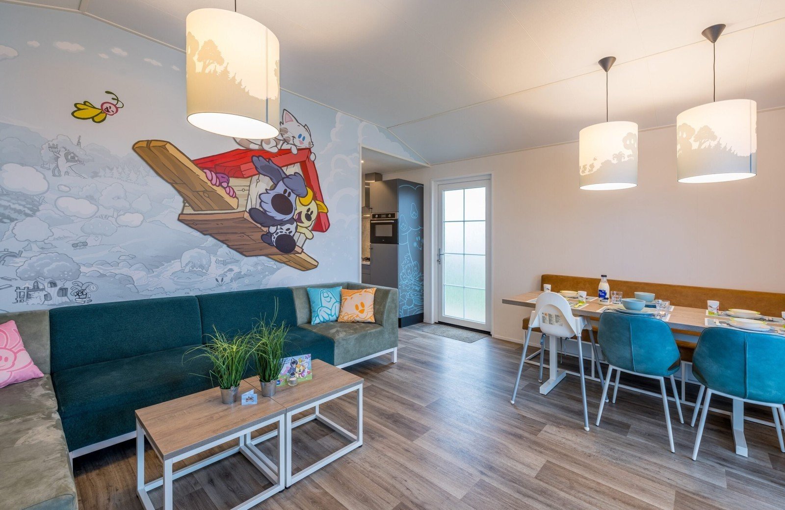 Huisje woonkamer Woezel en Pip thema bij Familie Resort Molenwaard