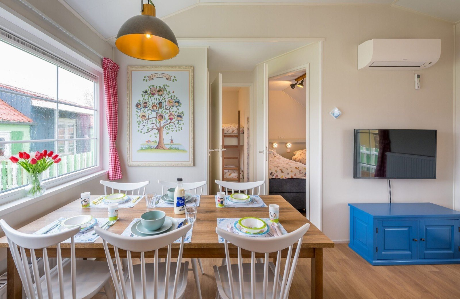 Accommodatie eettafel familie resort molenwaard