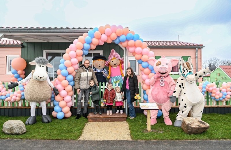 Opening luxe fien en teun boerderijtje familie resort molenwaard