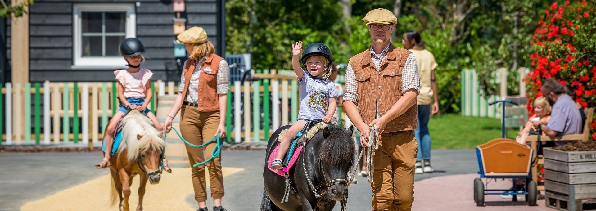 Pony rijden bij Familie resort molenwaard