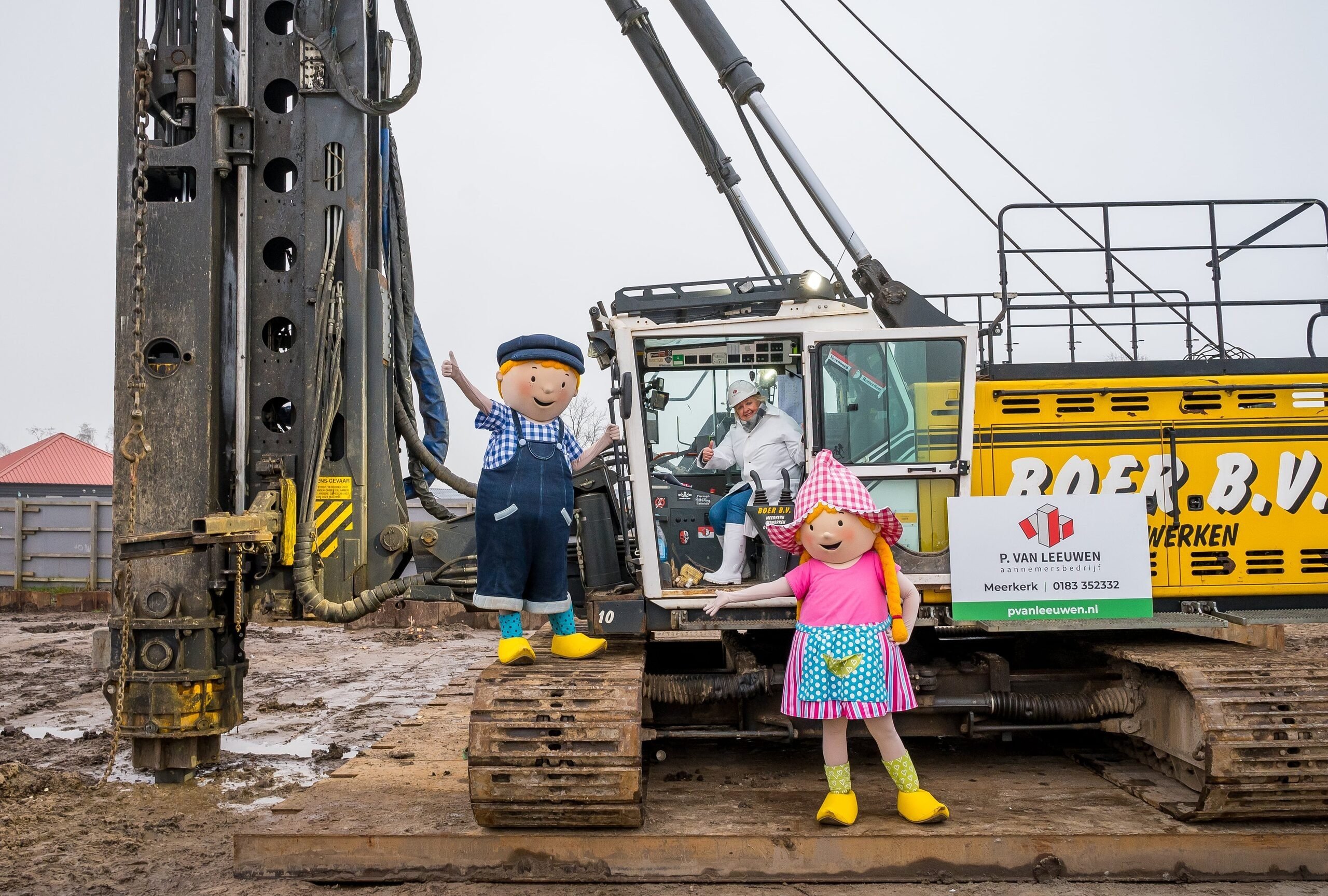 Eerste paal slaan Zwembad Boothuis